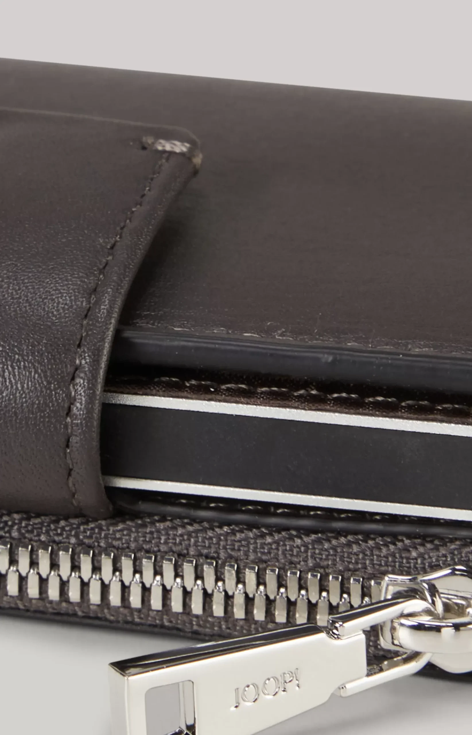 Sofisticato C-Four Card Holder