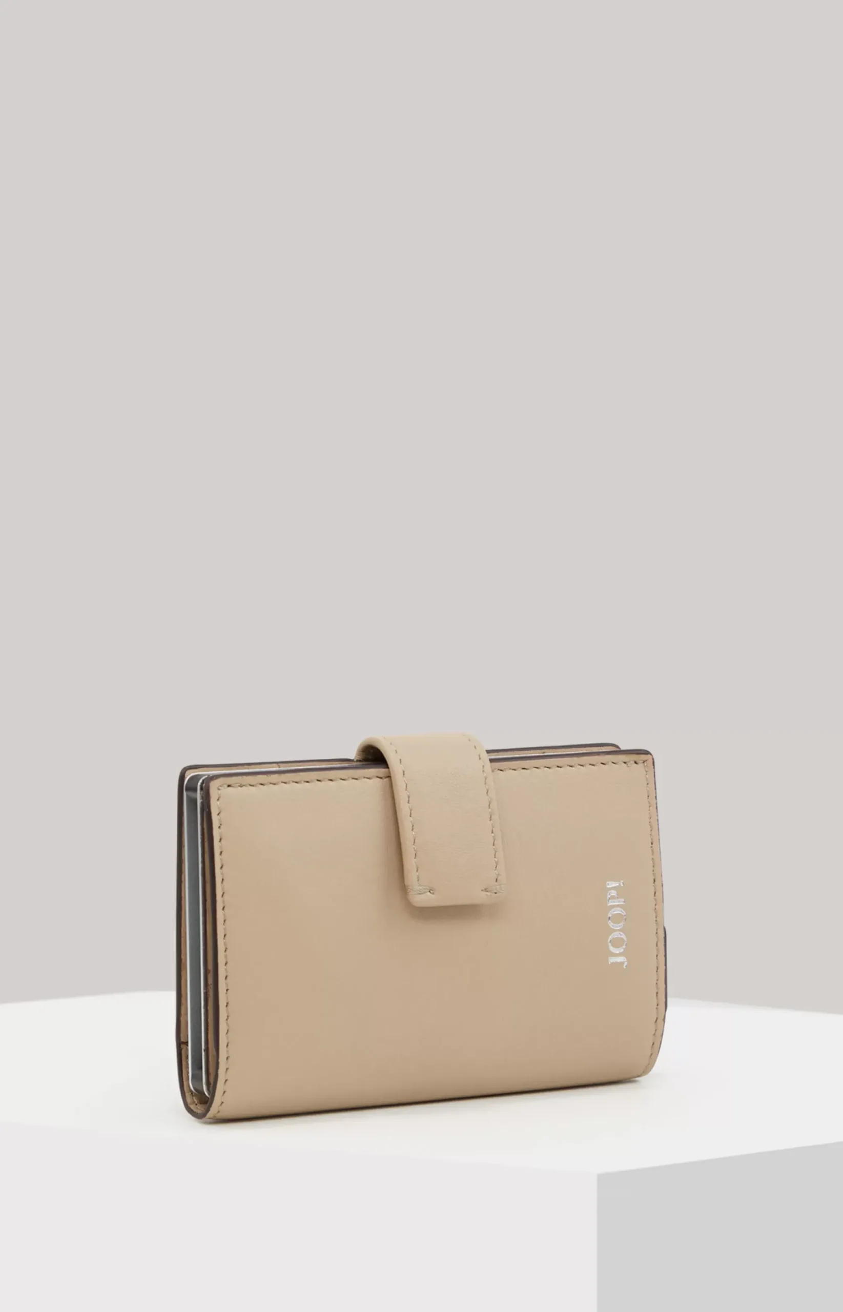 Sofisticato C-Two Leather Card Case in Beige