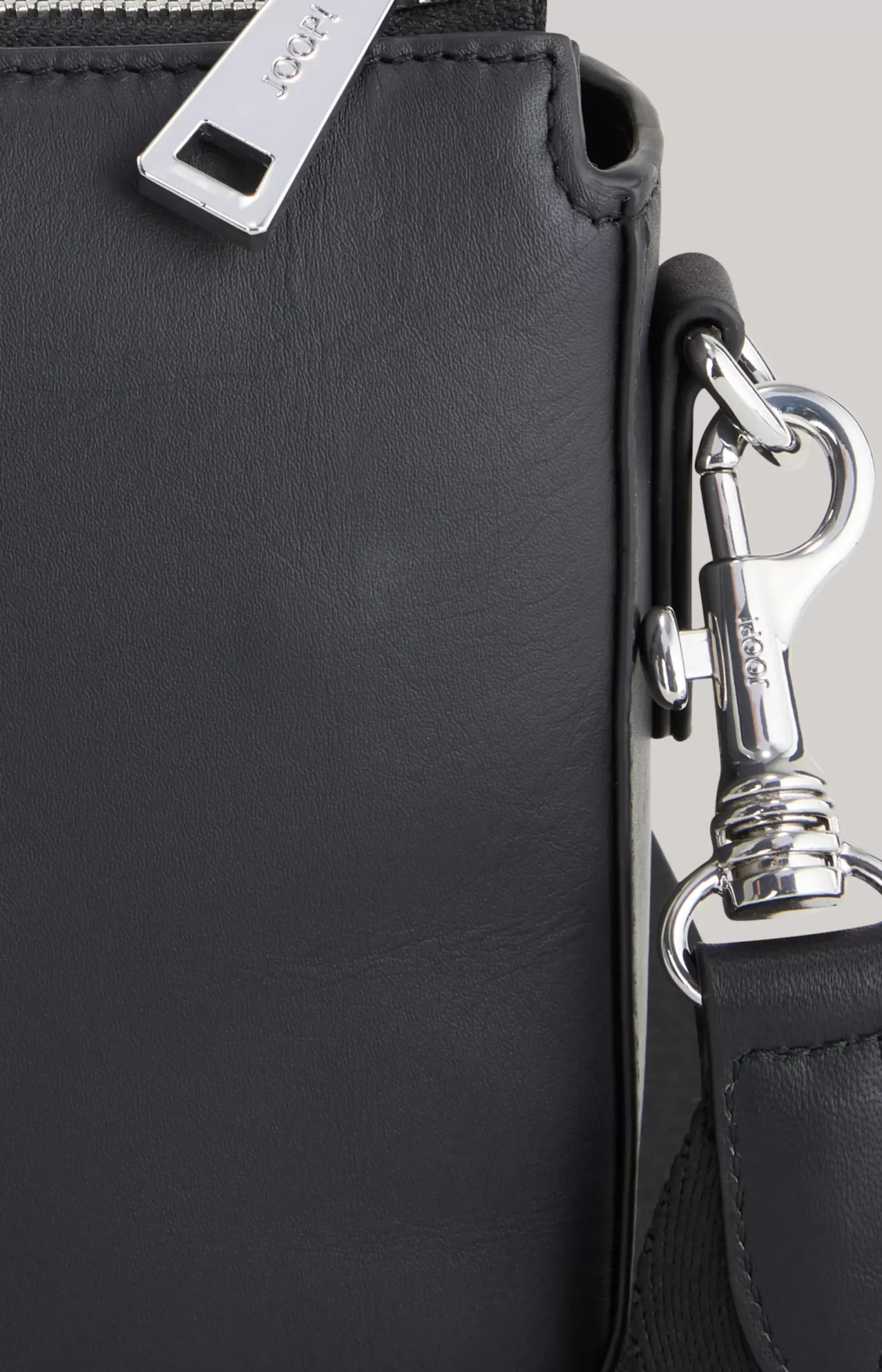 Sofisticato Jasmina Leather Shoulder Bag in Black