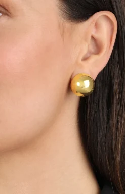 Stud Earrings in Gold