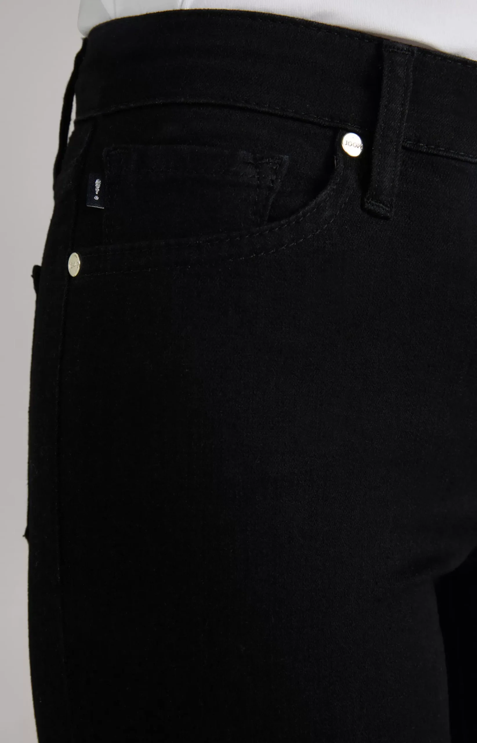 Sue Jeans in Black