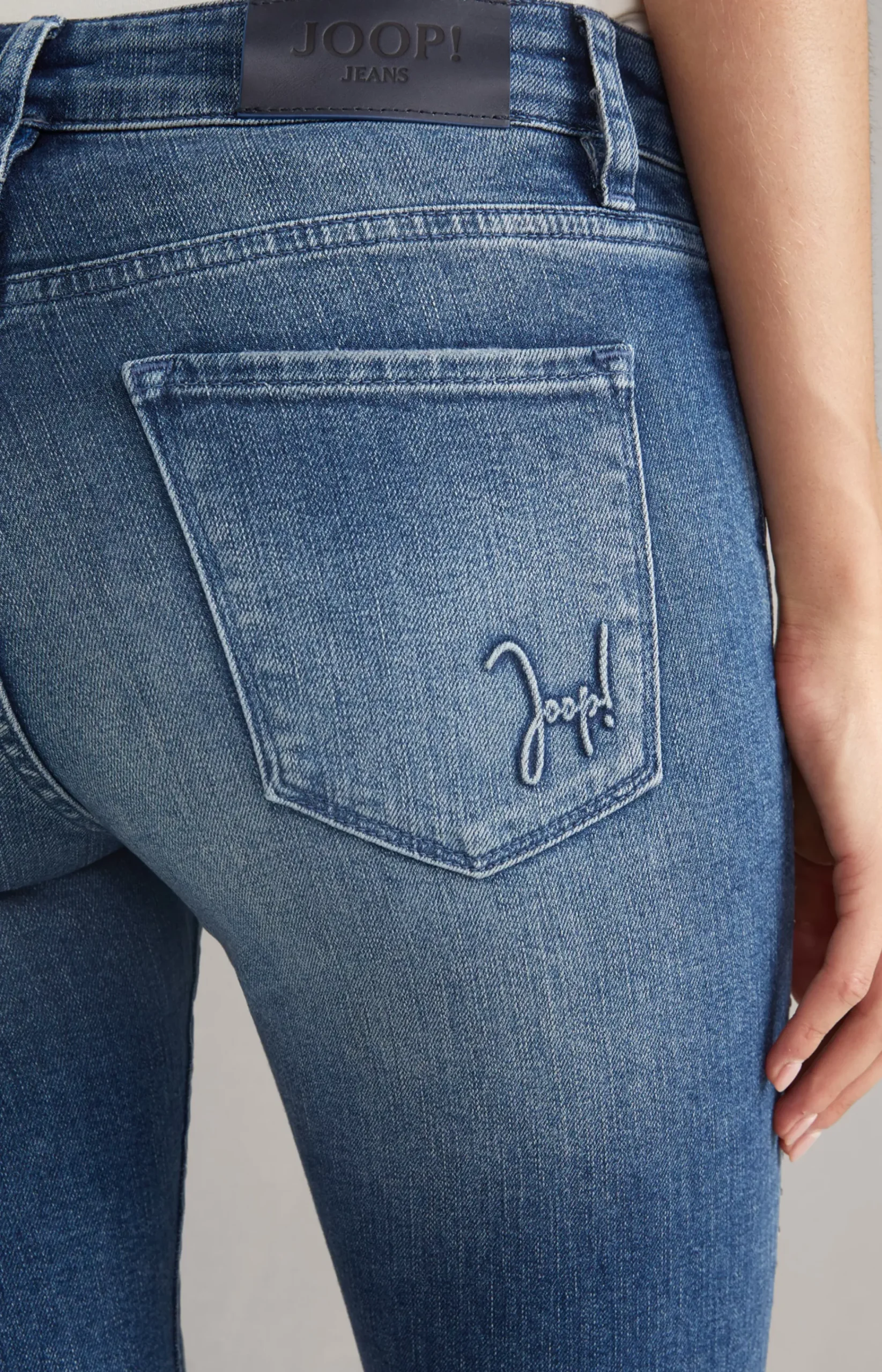 Sue Skinny Jeans in Washed Dark Blue