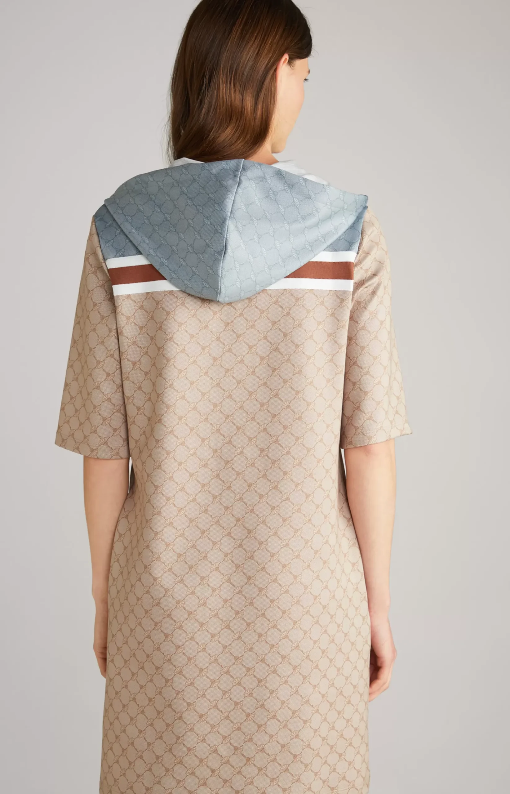 Sweatshirt Dress in a Beige Pattern