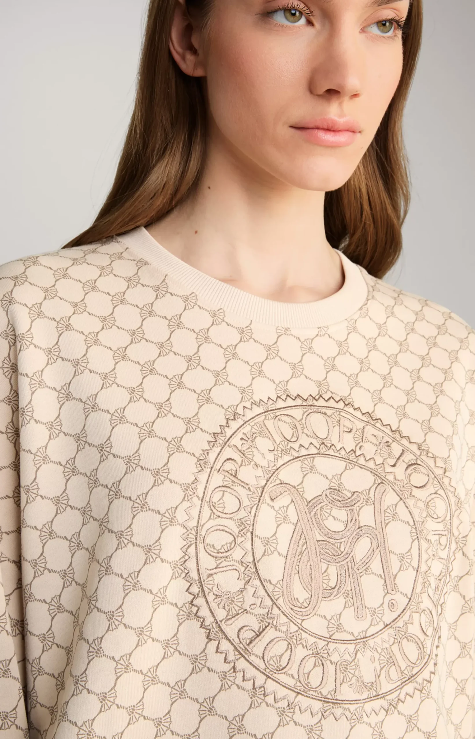 Sweatshirt in a Beige Pattern