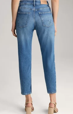 Tapered Jeans in a Blue Washed Look