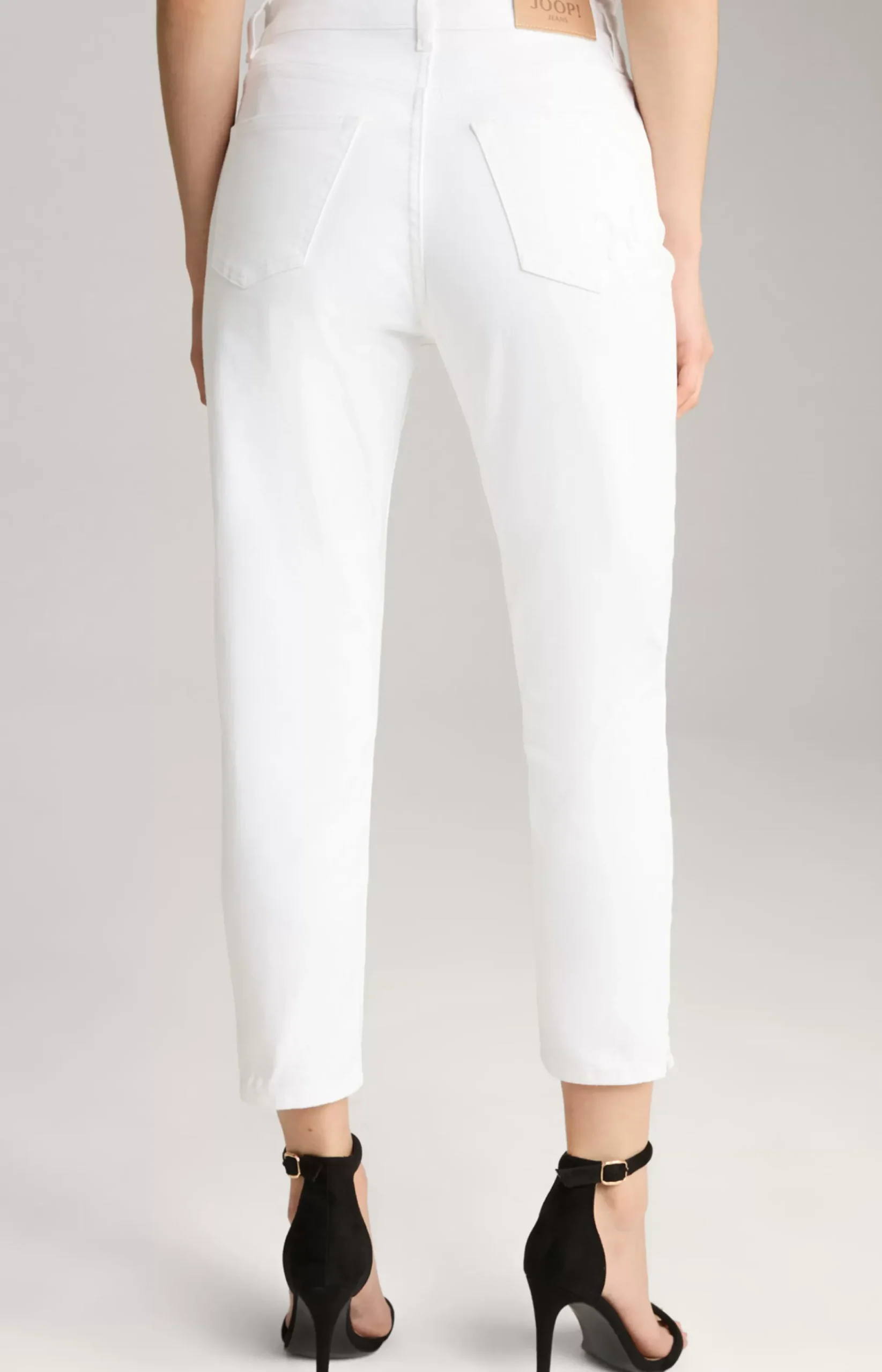 Tapered Jeans in White