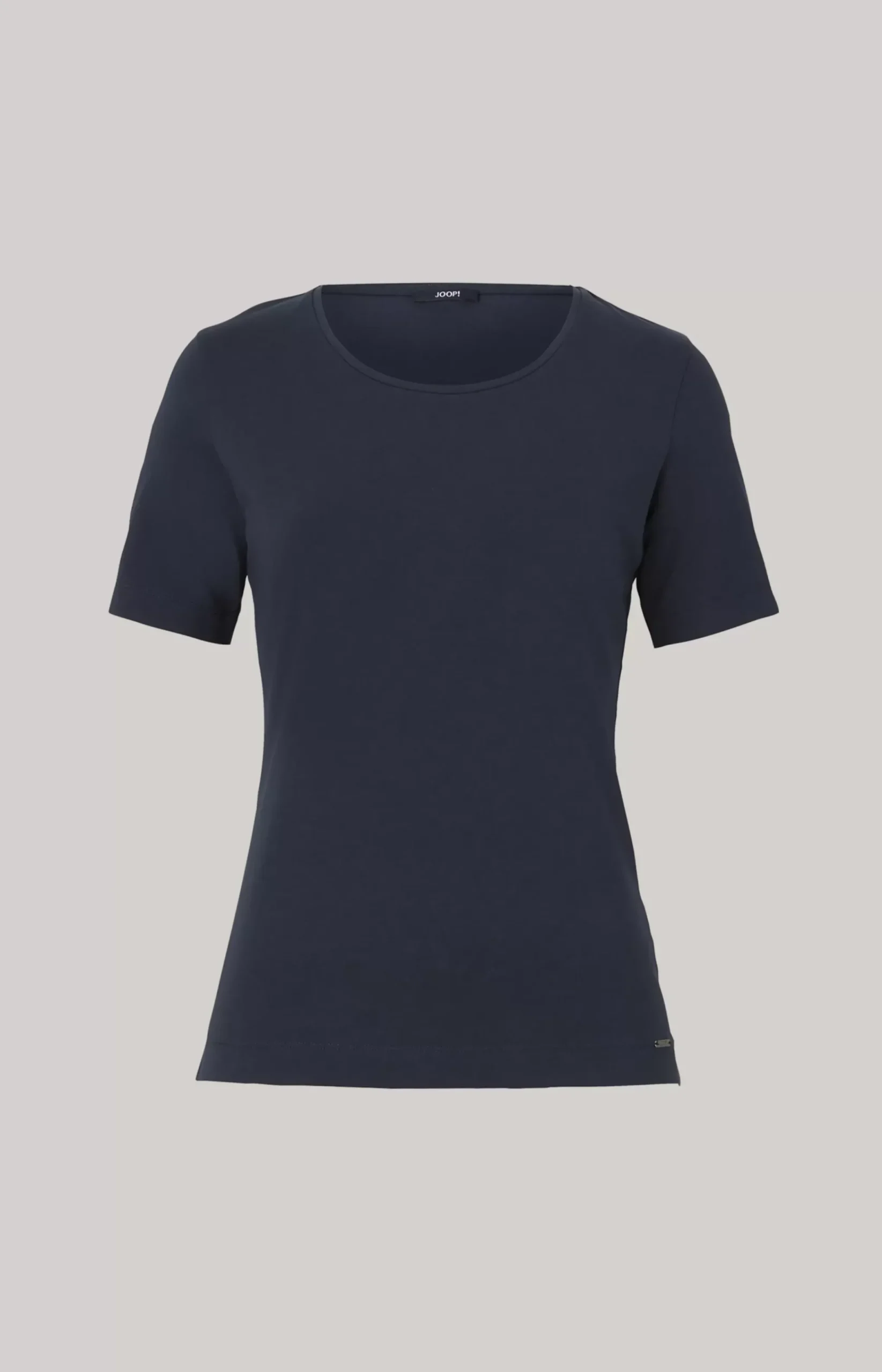 Tess Basic T-Shirt in Black