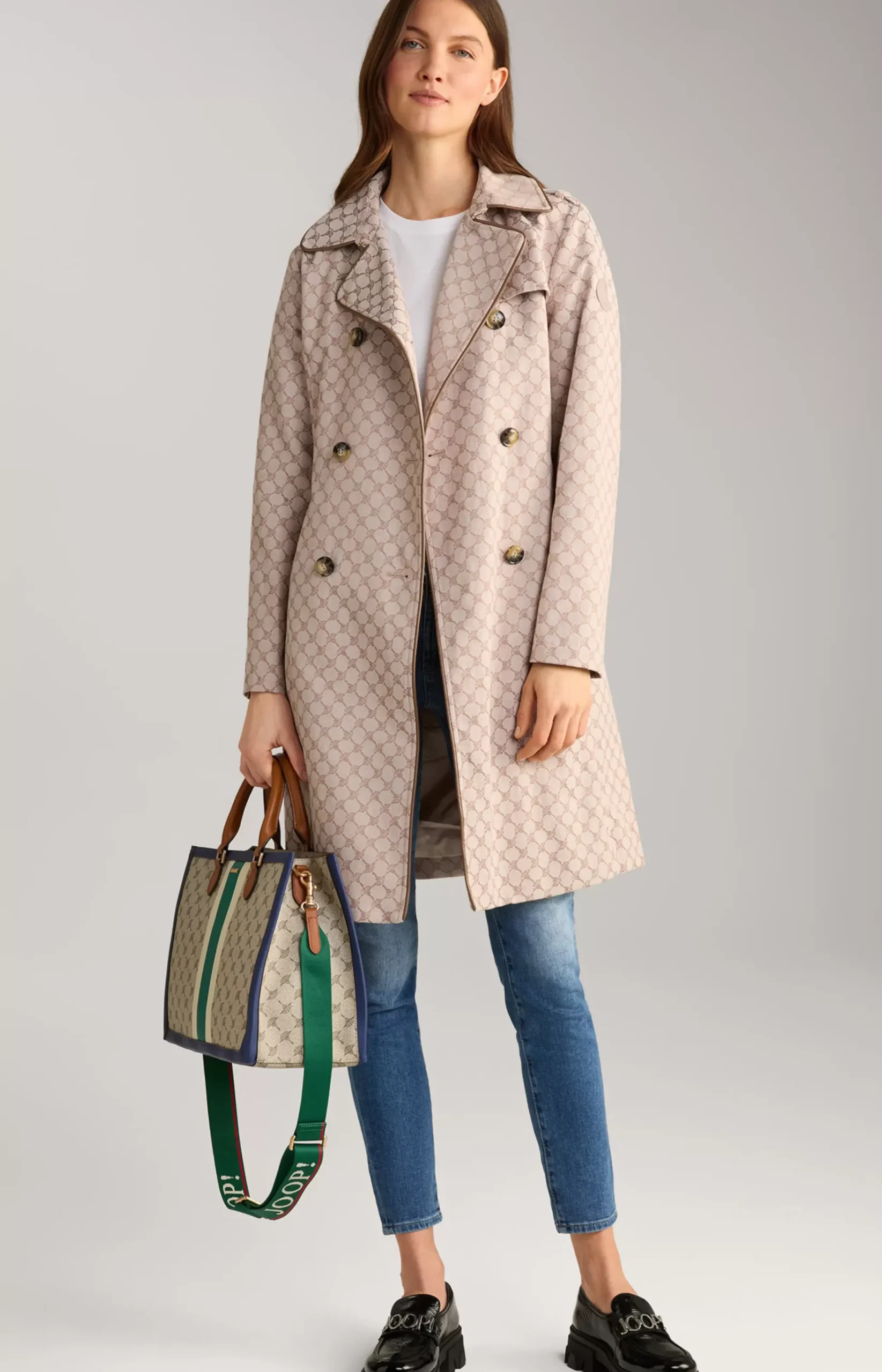 Trench Coat in Beige