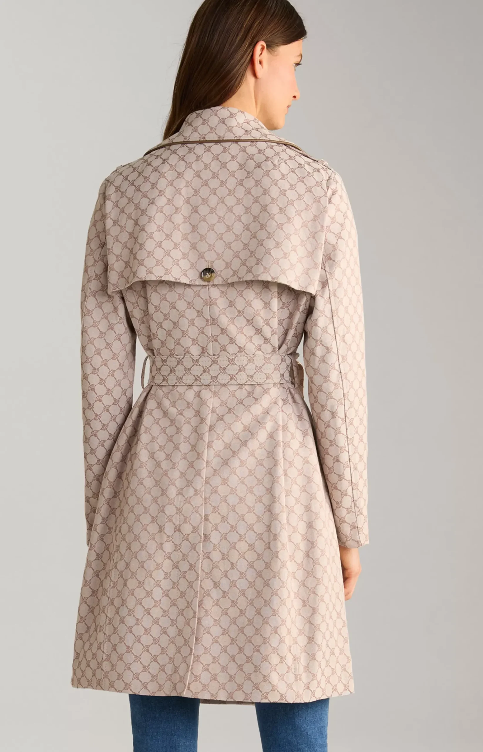 Trench Coat in Beige