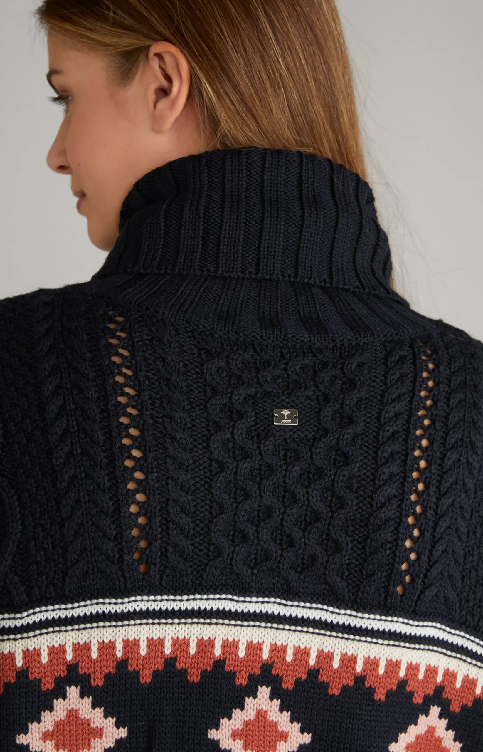 Turtleneck Pullover in Navy/Beige