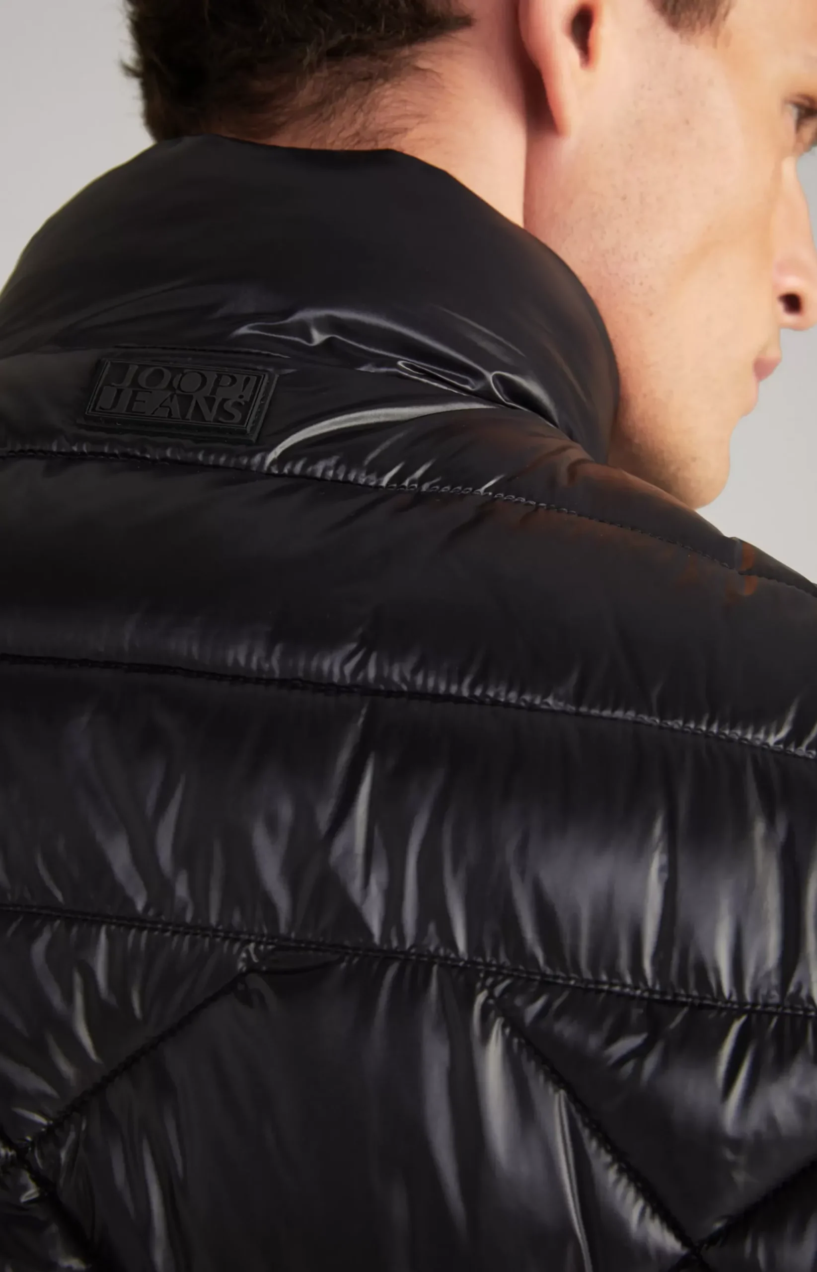 Vanor Nylon Quilted Vest in Black