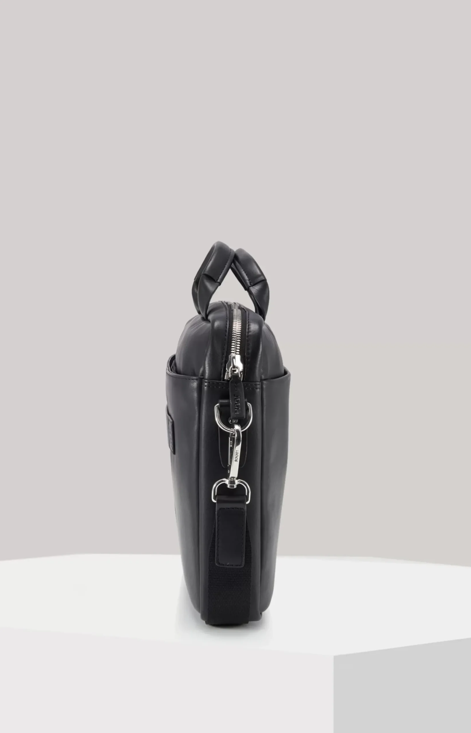 Vetra Pandion crossbody business bag in Black