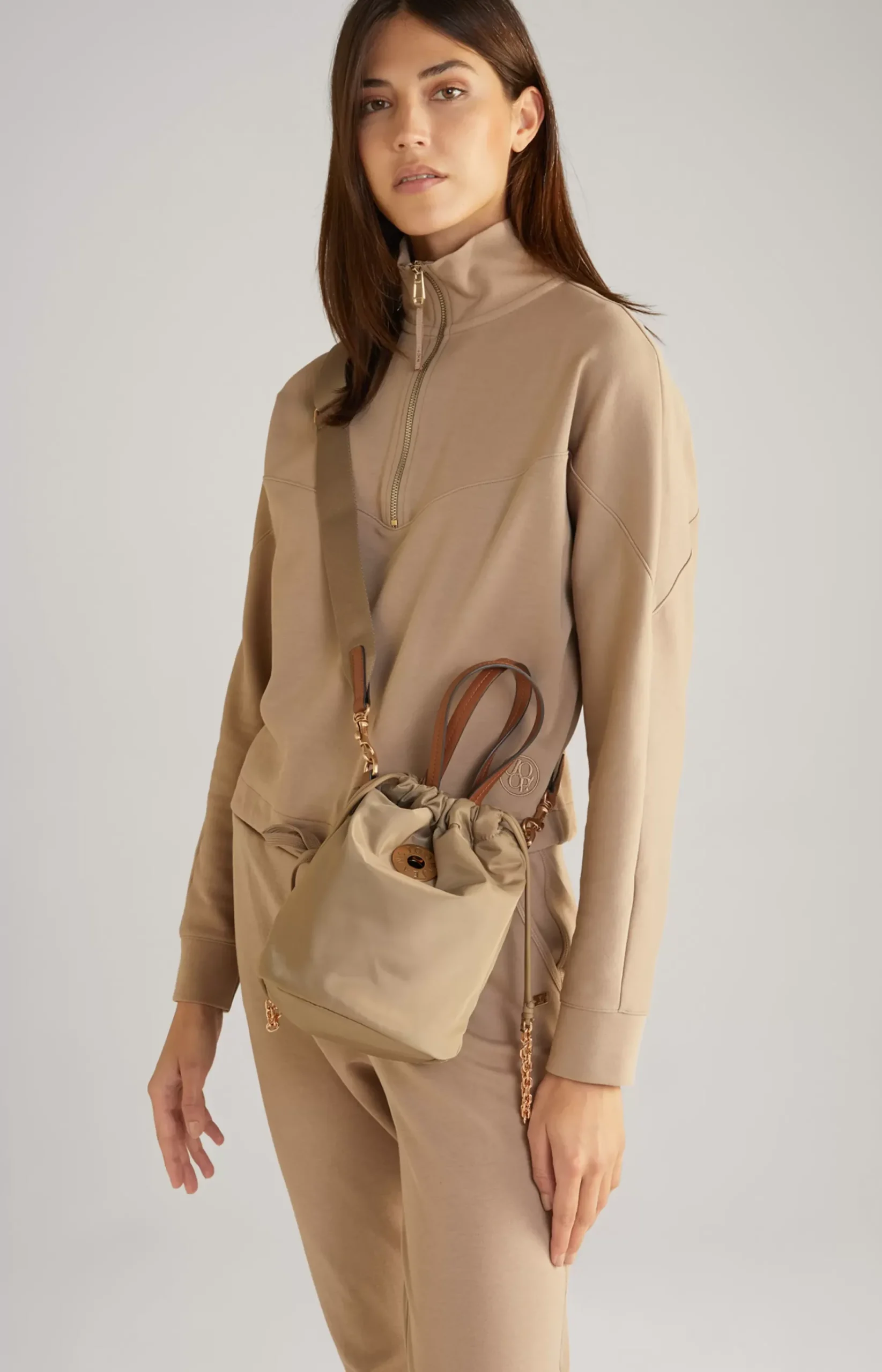 Vita Puro Donna Handbag in Beige