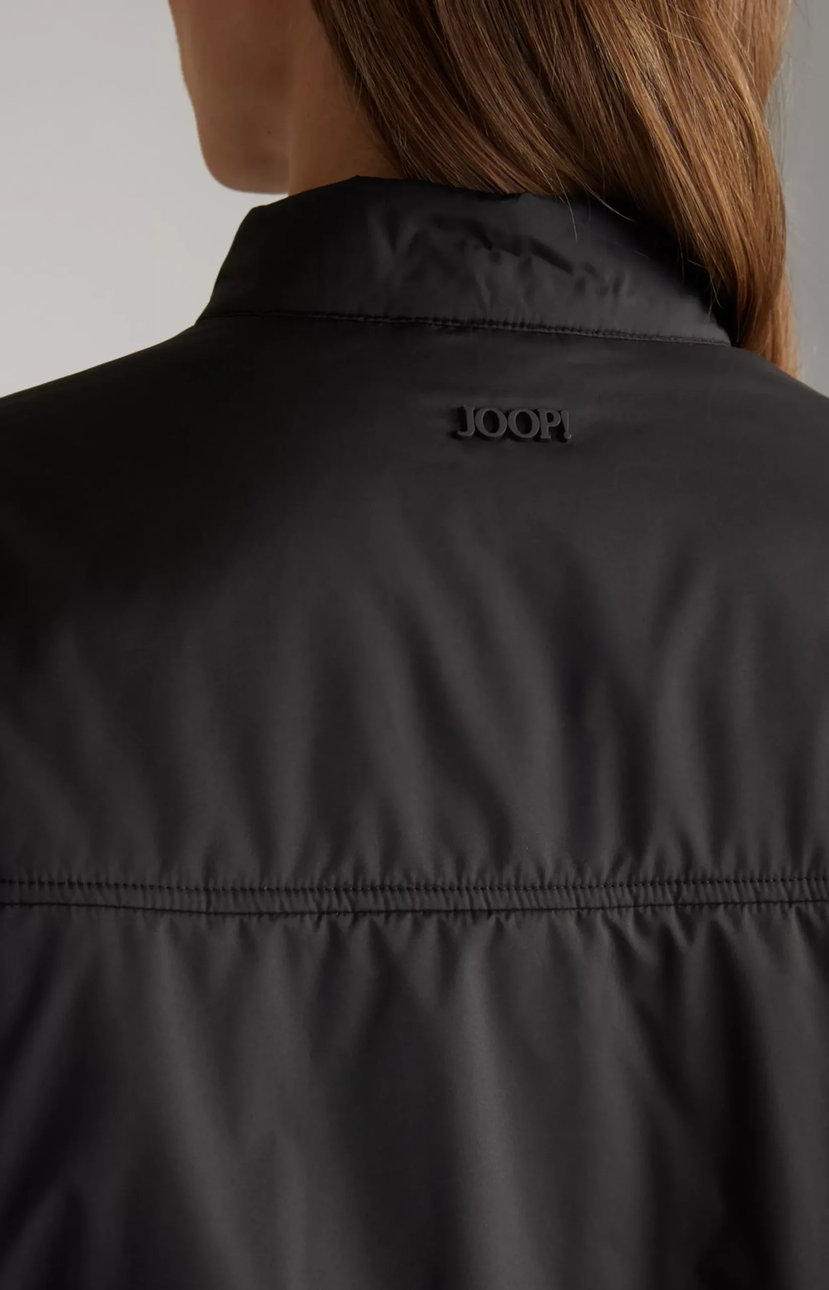 Windbreaker Jacket in Black