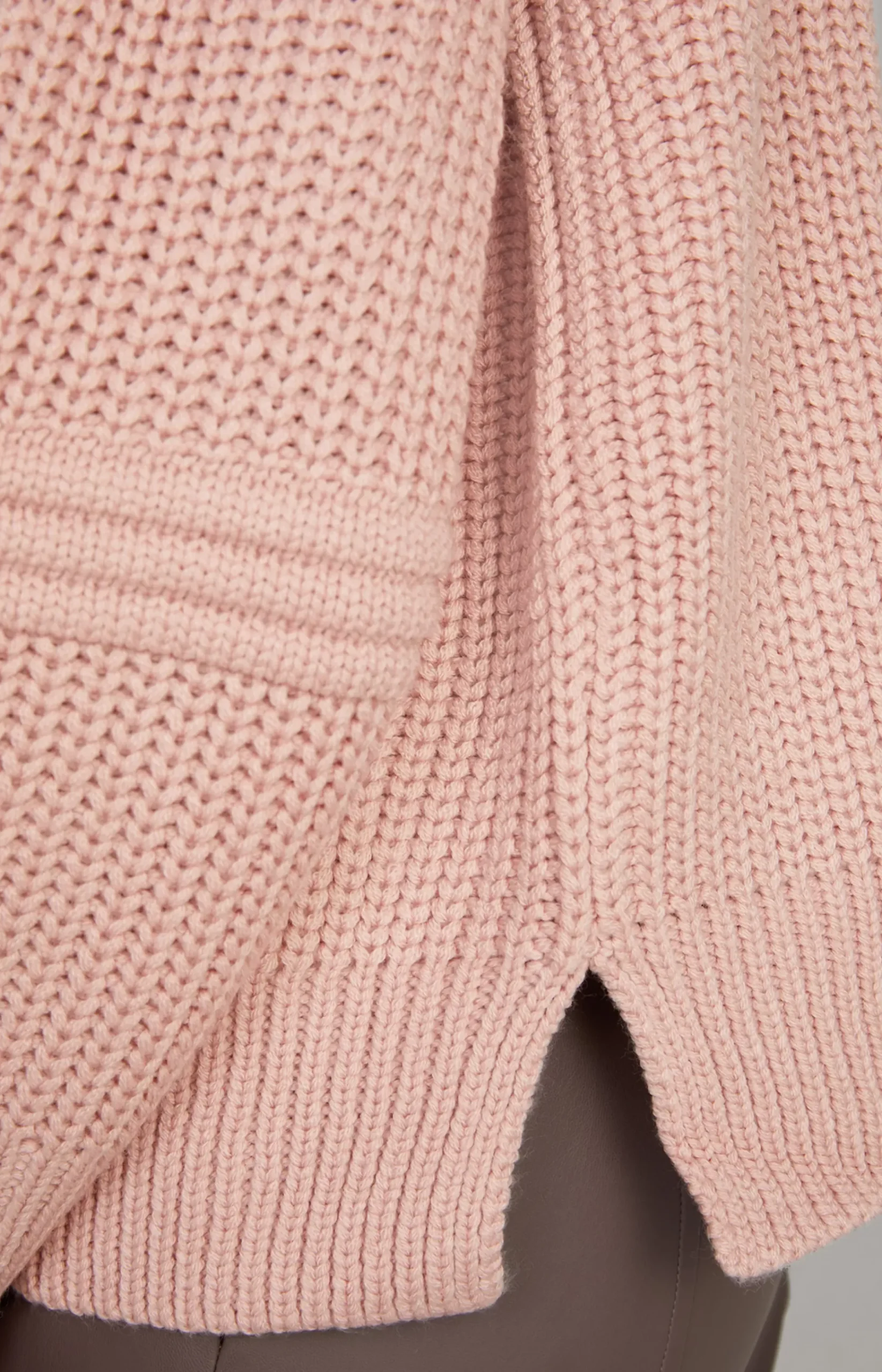 Wool Mix Knitted Pullover in Dark Rosé